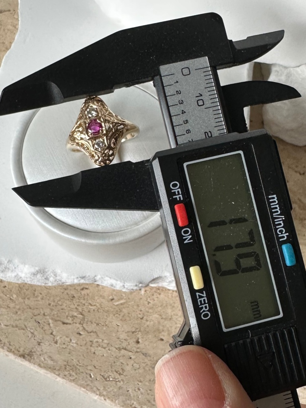 ✨ Vintage 1920s 14k Yellow Gold Ruby & Diamond Navette Filigree Ring ✨ size 6 - Picture 10 of 12